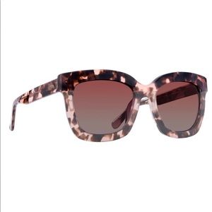 DIFF Eyewear Carson Sunglasses